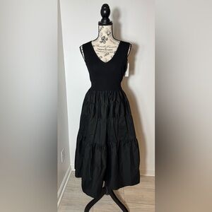 Black Sleeveless Dress